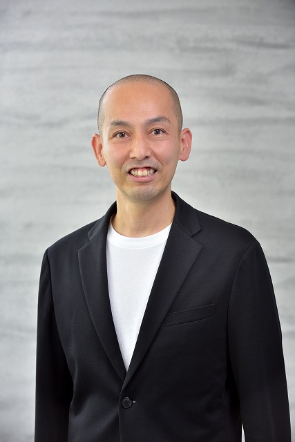 石井　俊彦